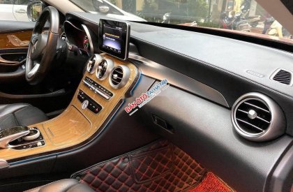 Mercedes-Benz C class C250  2017 - Cần bán gấp Mercedes C250 năm sản xuất 2017, màu đỏ