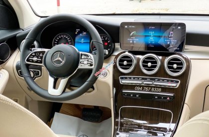 Mercedes-Benz GLC-Class 2020 - Bán xe với giá Mercedes-Benz GLC 200, sản xuất 2020, màu đen, biển đẹp, xe còn mới