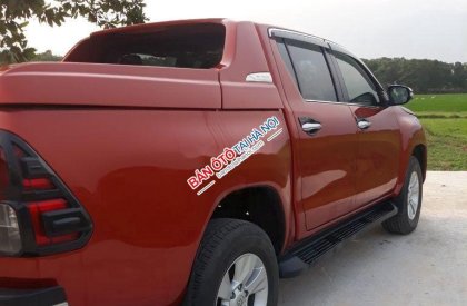 Toyota Hilux 2015 - Xe Toyota Hilux đời 2015, màu đỏ, nhập khẩu