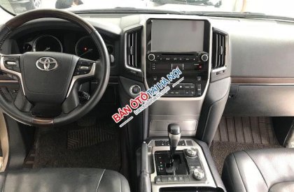 Toyota Land Cruiser VX 2017 - Cần bán gấp Toyota Land Cruiser VX đời 2017, màu vàng cát, nhập khẩu nguyên chiếc