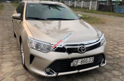 Toyota Camry 2017 - Bán ô tô Toyota Camry đời 2017, màu kem (be)