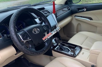 Toyota Camry 2017 - Bán ô tô Toyota Camry đời 2017, màu kem (be)