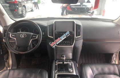 Toyota Land Cruiser VX 2017 - Bán xe Toyota Land Cruiser VX 2018, màu vàng, nhập khẩu nguyên chiếc