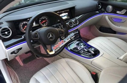 Mercedes-Benz E class 2017 - Bán Mercedes E250 năm 2017, màu xanh lam như mới