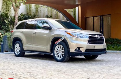 Toyota Highlander 2016 - Bán xe Toyota Highlander năm sản xuất 2016, màu vàng, nhập khẩu nguyên chiếc