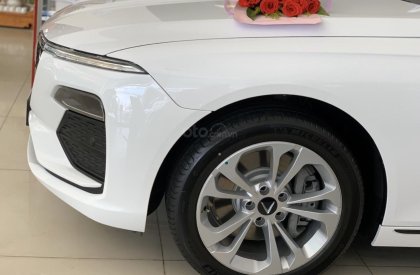 Jonway Global Noble 2020 - Bán ô tô VinFast LUX A2.0, màu trắng
