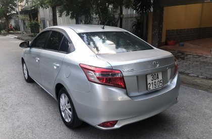 Toyota Vios J 2014 - Gia Hưng Auto bán xe Vios 1.3J đời 2014 màu bạc xịn nguyên bản, xe không kinh doanh dịch vụ 