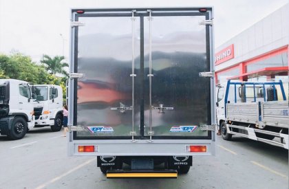 Xe tải 5 tấn - dưới 10 tấn Báo giá xe tải Hino 5 tấn thùng kín đời 2021 2018 - Bảng giá xe tải Hino 5T thùng kín đời mới nhất 2021