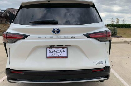 Toyota Sienna 2021 - Bán xe Toyota Sienna Platinum sản xuất 2021, màu trắng nội thất nâu