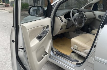 Toyota Innova 2015 - Gia Hưng Auto bán xe Toyota Innova 2.0G AT màu bạc SX 2015