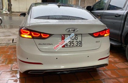 Hyundai Elantra   1.6 AT 2017 - Cần bán gấp Hyundai Elantra 1.6 AT đời 2017, màu trắng, giá chỉ 488 triệu