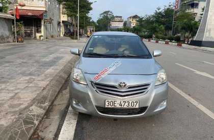 Toyota Vios   E 2011 - Cần bán Toyota Vios E 2011, màu bạc còn mới, giá 268tr