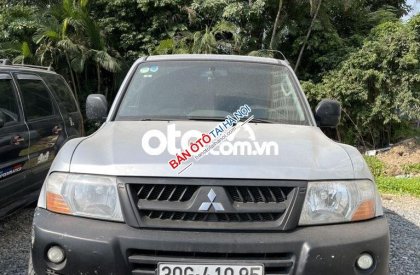 Mitsubishi Pajero Sport 2005 - Bán ô tô Mitsubishi Pajero Sport năm sản xuất 2005, màu bạc xe gia đình, giá chỉ 195 triệu