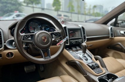 Porsche Cayenne 2016 - Cần bán xe màu nâu