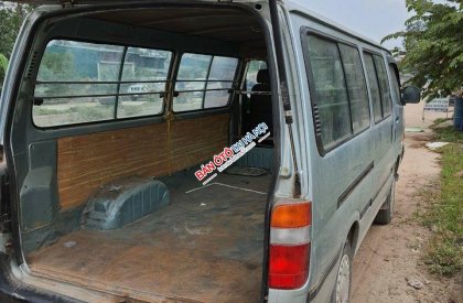 Toyota Van 2001 - Cần bán gấp chiếc Toyota Van 3 chỗ 850 kg 2001 giá chỉ 66 triệu, có thương lượng