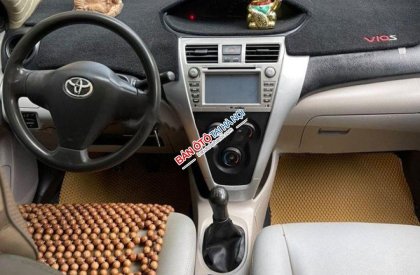 Toyota Vios   MT  2011 - Bán xe Toyota Vios MT năm 2011, màu bạc còn mới