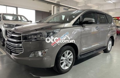 Toyota Innova  G 2017 - Cần bán gấp Toyota Innova 2.0G 2017, màu nâu vàng, chính chủ, 615 triệu