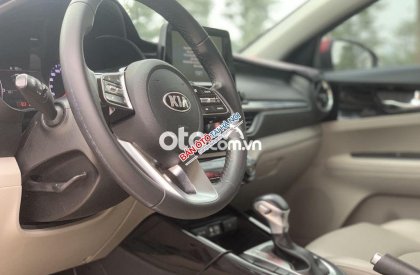 Kia Cerato AT 2018 - Cần bán Kia Cerato AT đời 2018, màu đỏ còn mới