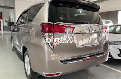 Toyota Innova  G 2017 - Cần bán gấp Toyota Innova 2.0G 2017, màu nâu vàng, chính chủ, 615 triệu