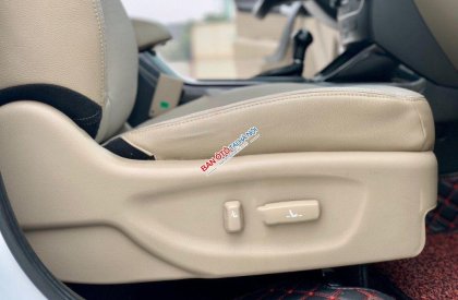 Kia Sorento GATH  2018 - Cần bán xe Kia Sorento GATH sản xuất 2018, màu trắng, giá tốt