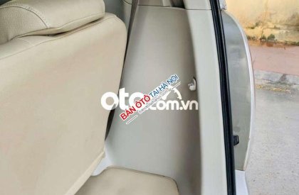 Toyota Innova MT 2009 - Bán Toyota Innova MT sản xuất năm 2009, màu bạc xe gia đình, giá chỉ 260 triệu