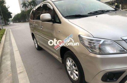 Toyota Innova MT 2014 - Cần bán gấp Toyota Innova MT sản xuất năm 2014, màu bạc  