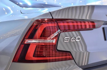 Volvo S60 2022 - Volvo S60 B5 R-Design model 2022 - xe mới nhập - lãi kịch sàn - miễn phí 3 năm bảo dưỡng