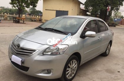 Toyota Vios MT 2011 - Bán Toyota Vios MT sản xuất 2011, màu bạc xe gia đình