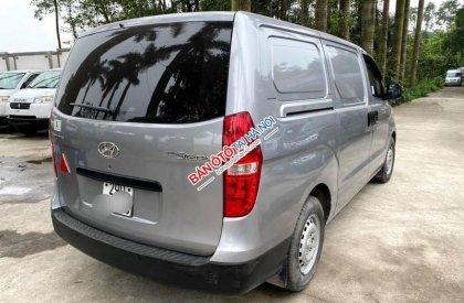 Hyundai Starex  Van 3 chỗ 2011 - Cần bán gấp Hyundai Starex Van 3 chỗ năm sản xuất 2011, màu bạc, nhập khẩu