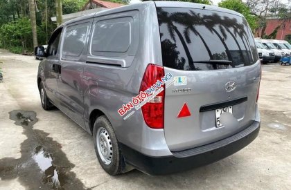 Hyundai Starex  Van 3 chỗ 2011 - Cần bán gấp Hyundai Starex Van 3 chỗ năm sản xuất 2011, màu bạc, nhập khẩu