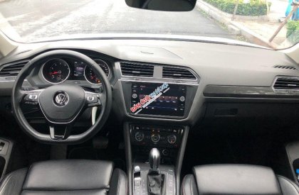 Volkswagen Tiguan   Allspace  2017 - Cần bán lại xe Volkswagen Tiguan Allspace sản xuất 2017, màu trắng, xe nhập