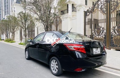 Toyota Vios E 2015 - Bán Toyota Vios E năm sản xuất 2015, màu đen số sàn, giá chỉ 295 triệu