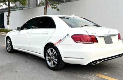 Mercedes-Benz E250 AT 2014 - Mercedes E250 model 2015 màu trắng nội thất đen sạch sẽ, xe cực chất và lành