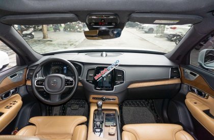 Volvo XC90 2019 - Bán Volvo XC90 T6 Inscription sx 2019, đăng kí 2020 trắng nội thất nâu chạy hơn 2.4 vạn km cực mới