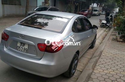 Hyundai Elantra 1.6MT 2009 - Cần bán Hyundai Elantra 1.6MT năm sản xuất 2009, màu bạc