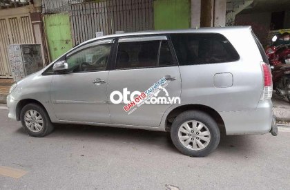 Toyota Innova G 2010 - Bán Toyota Innova G sản xuất năm 2010, màu bạc chính chủ, giá chỉ 279 triệu