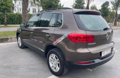 Volkswagen Tiguan 2015 - Chính chủ gia đình bán Volkswagen Tiguan 2.0 AT 4x4 sx 2015, nhập khẩu, ít sử dụng, giá bán 620 triệu