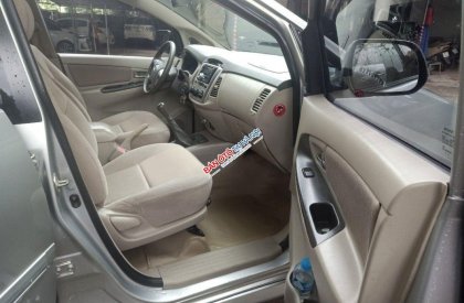 Toyota Innova   E   2016 - Cần bán Toyota Innova E sản xuất 2016, màu bạc