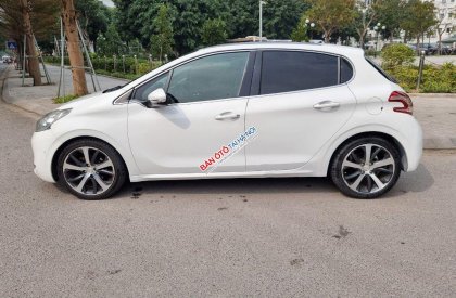 Peugeot 208     2013 - Cần bán xe Peugeot 208 sản xuất 2013, màu trắng, xe nhập giá cạnh tranh