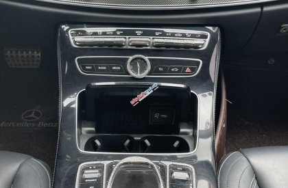 Mercedes-Benz E300 AMG 2017 - Bán Mercedes E300 AMG Model 2018