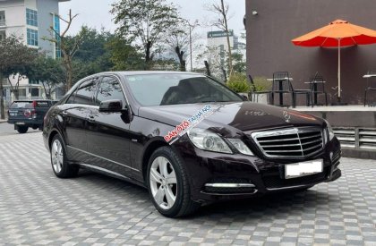 Mercedes-Benz E250 2012 - Bán Mercedes E250 năm sản xuất 2012, màu nâu, 699 triệu