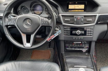 Mercedes-Benz E250 2012 - Bán Mercedes E250 năm sản xuất 2012, màu nâu, 699 triệu