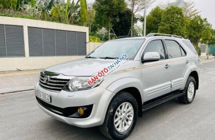 Toyota Fortuner 2013 - Bán Toyota Fortuner năm 2013, màu bạc còn mới