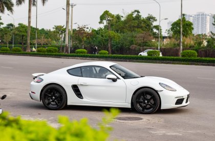 Xe Porsche 718 Cayman 2020, màu trắng, nhập khẩu chính hãng