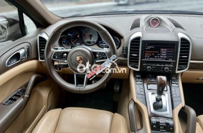 Porsche Cayenne 2017 - Cần bán gấp Porsche Cayenne S sản xuất 2017, màu nâu còn mới