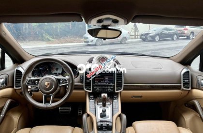 Porsche Cayenne 2017 - Cần bán gấp Porsche Cayenne S sản xuất 2017, màu nâu còn mới