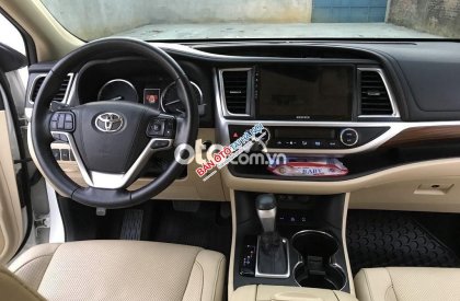 Toyota Highlander 2019 - Màu trắng, nhập khẩu nguyên chiếc