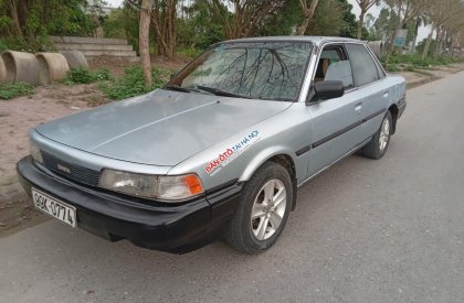 Toyota Camry 1987 - Cần bán gấp Toyota Camry sản xuất 1987, màu bạc, xe nhập