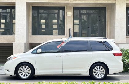 Toyota Sienna 2015 - Xe màu trắng