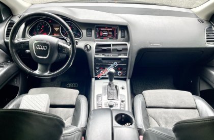 Audi Q7 2005 - Tên tư nhân, biển Hà Nội